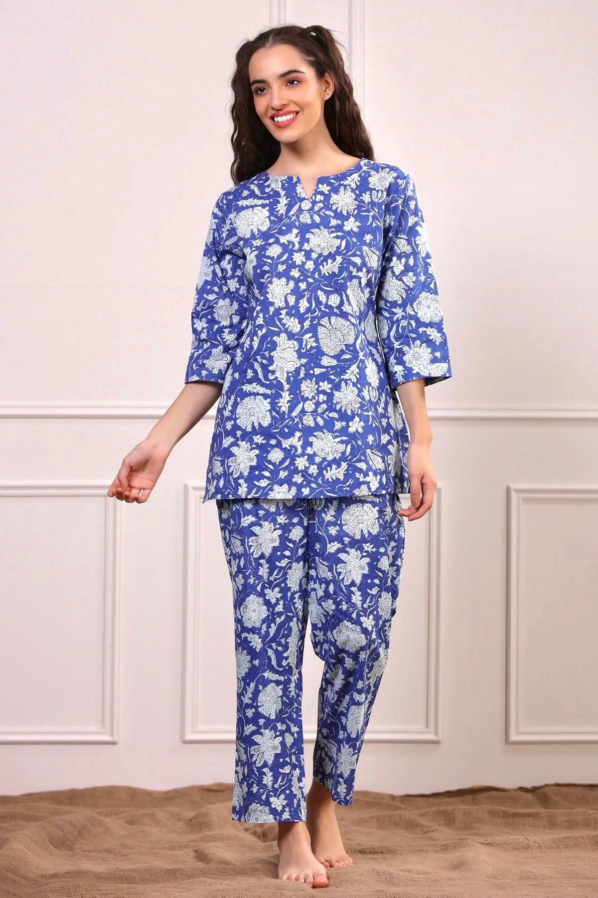 Floral Jaal On Blue Loungewear