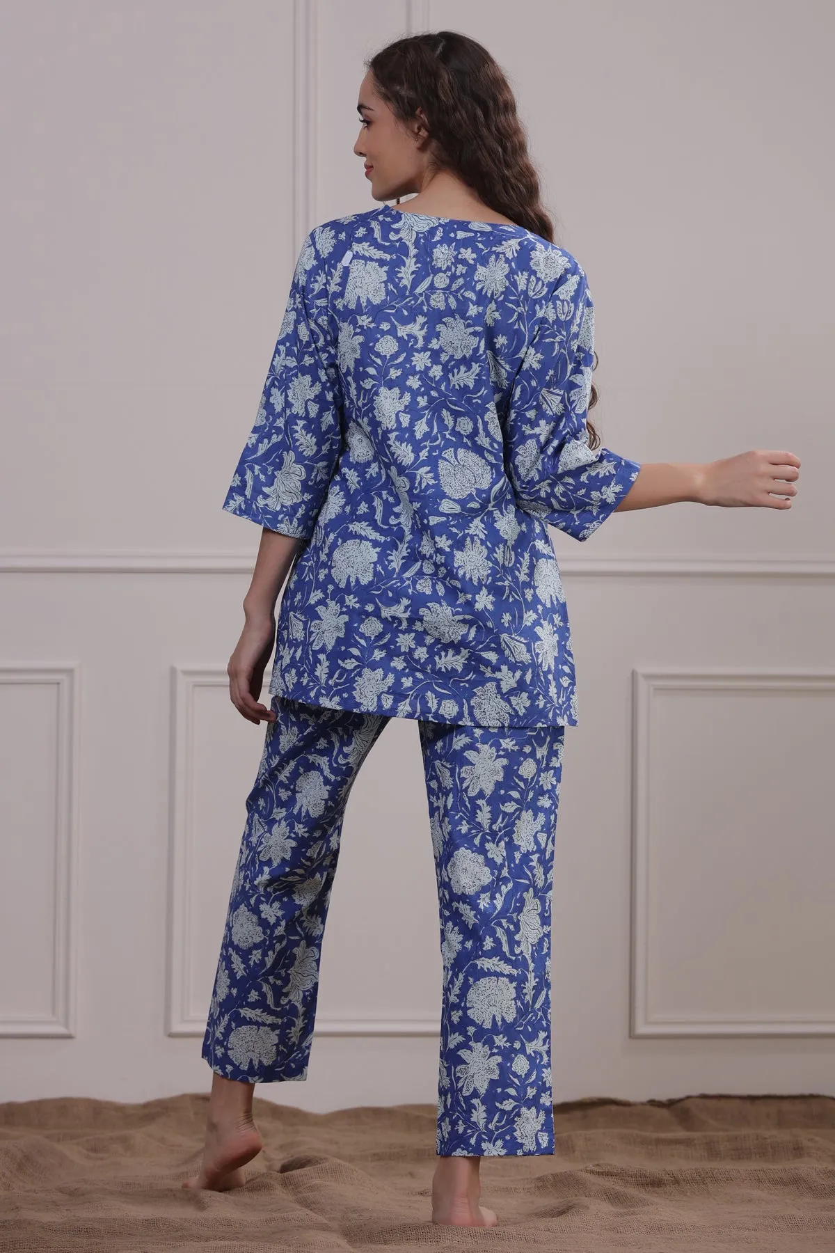 Floral Jaal On Blue Loungewear