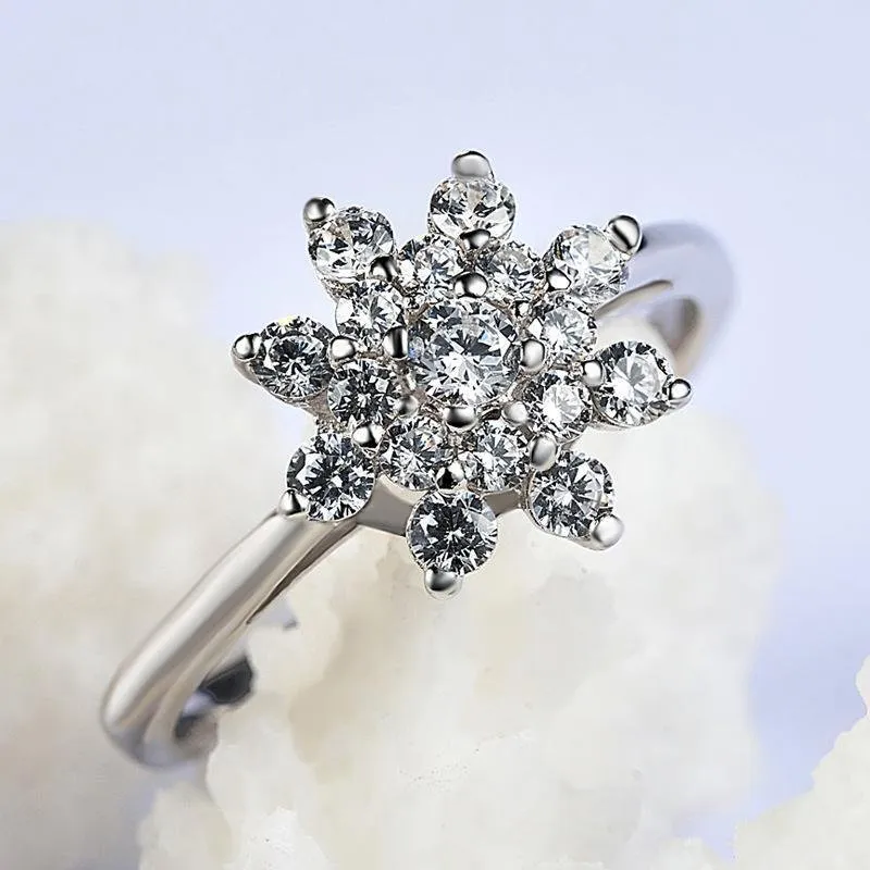 Simple Fashion Flower Shape Engagement Ring