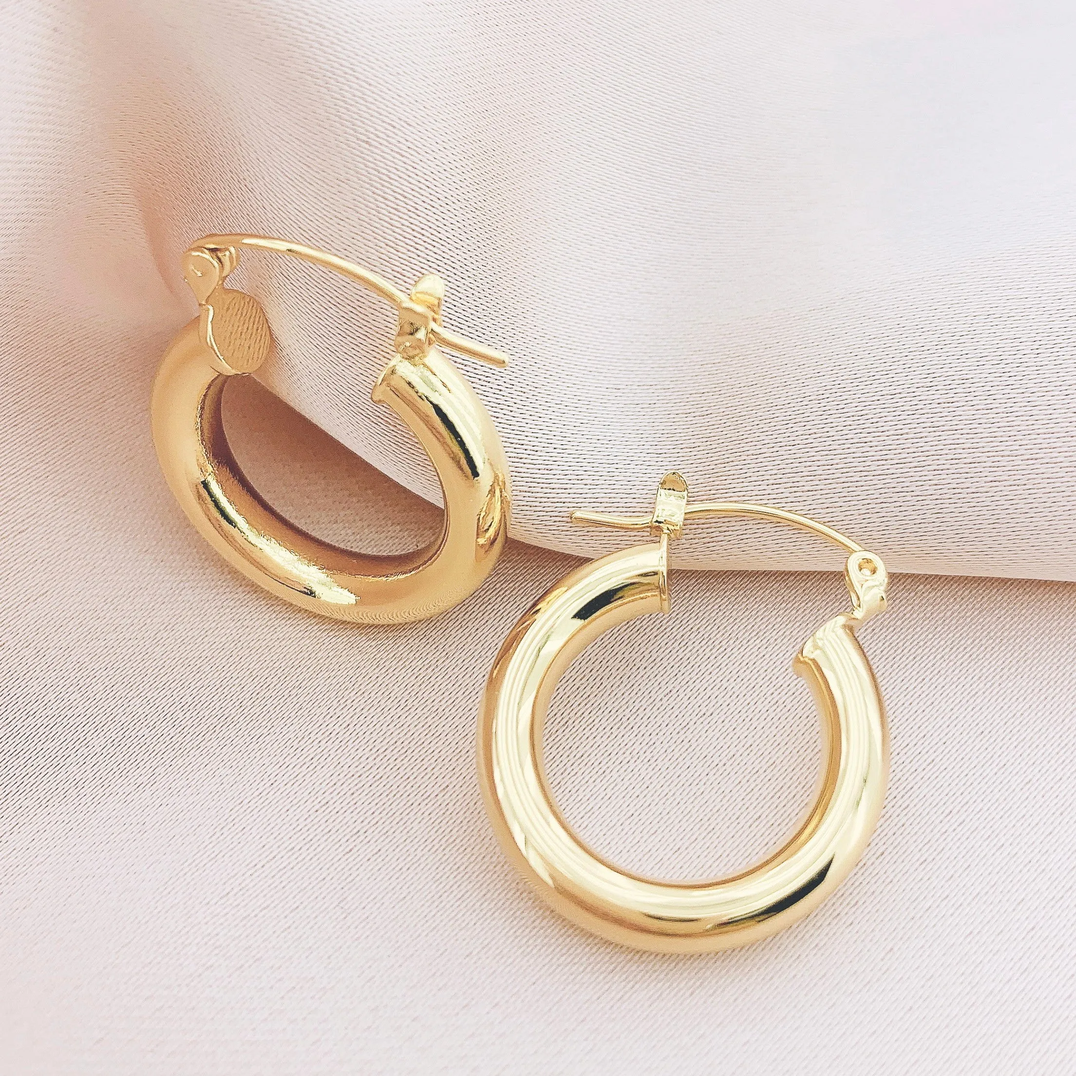 Women's Fashion Hollow Hoop Earring